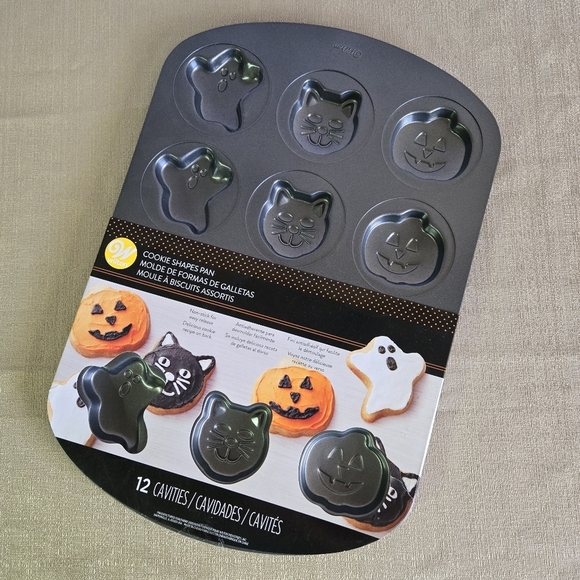 Wilton Other - WILTON | Halloween Cookie Shapes Pan - Black